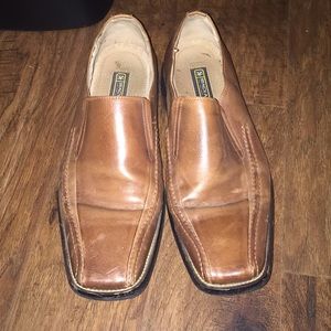 Stacy Adams brown dress shoe